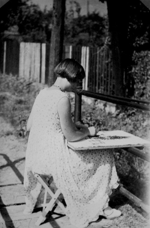 Alice drawing in Amorbach 1932