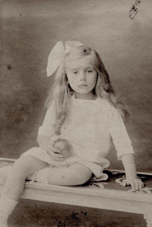 Alice age 4, 1915